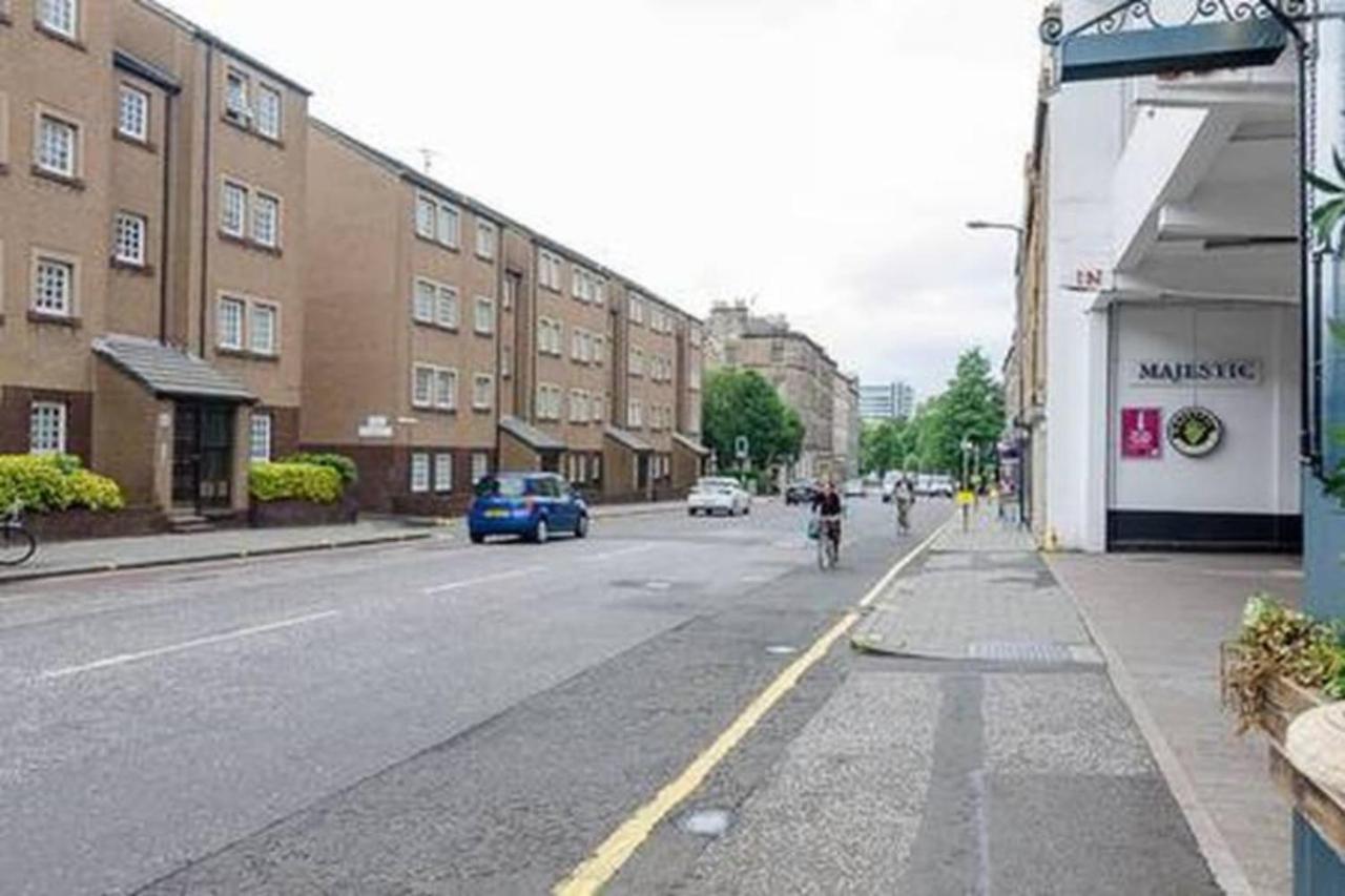 Central Flat Near Holyrood Park เอดินบะระ ภายนอก รูปภาพ